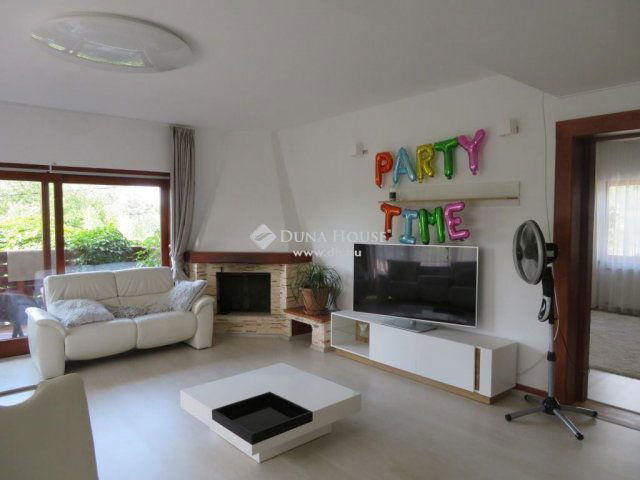 Eladó családi ház, Pátyon 139.8 M Ft, 6 szobás