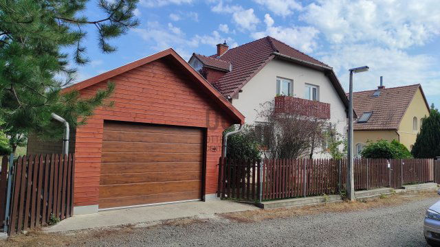 Eladó családi ház, Egerben 120 M Ft, 5 szobás