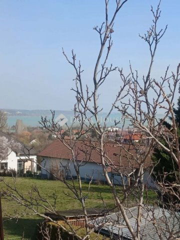 Eladó családi ház, Balatonalmádiban 204 M Ft, 5 szobás