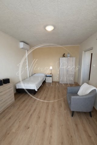 Eladó panellakás, Pécsett, Kenderföld utcában 33.8 M Ft