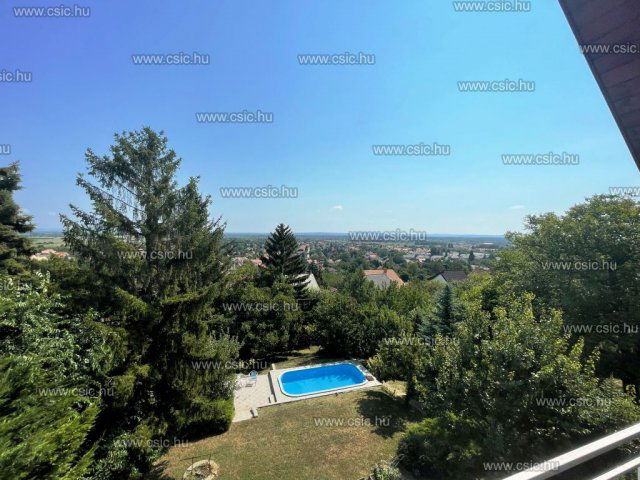 Eladó családi ház, Budakalászon 185 M Ft, 6 szobás