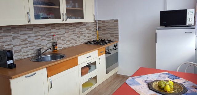 Kiadó panellakás, albérlet, Egerben 140 E Ft / hó, 2 szobás