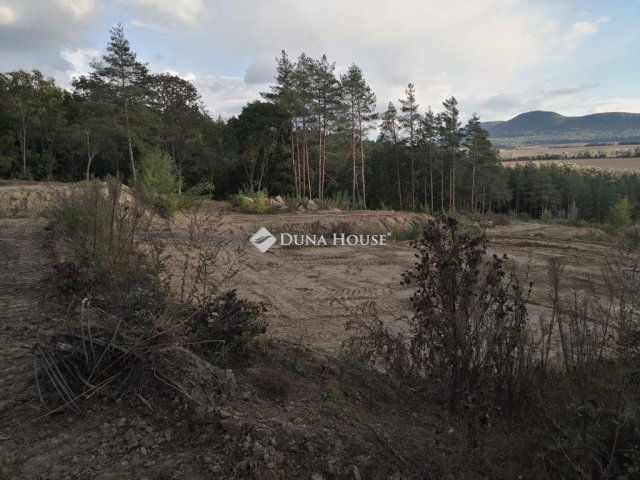 Eladó telek, Pilisborosjenőn, Fogoly utcában 75 M Ft
