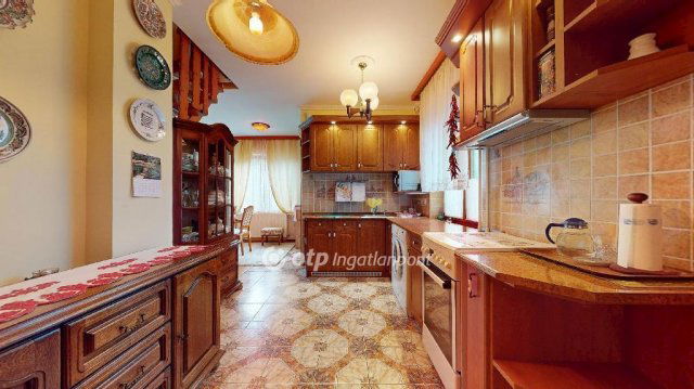 Eladó családi ház, Nyíregyházán 95 M Ft, 3+1 szobás