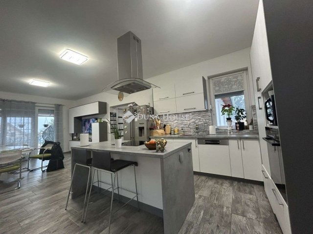 Eladó családi ház, Erdőkertesen 140 M Ft, 4 szobás