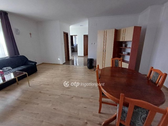 Eladó családi ház, Nyíregyházán 75 M Ft, 5 szobás