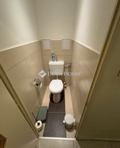 Kiadó panellakás, albérlet, Pécsett 200 E Ft / hó, 2 szobás