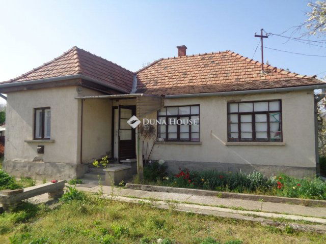 Eladó családi ház, Székesfehérvárott 45 M Ft, 1 szobás