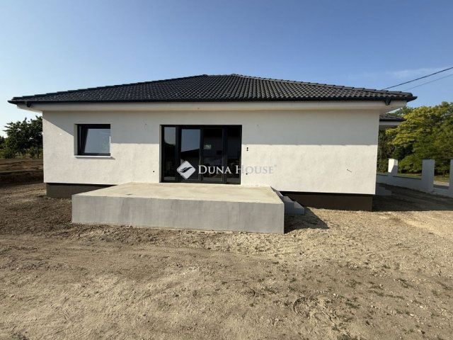 Eladó családi ház, Sóskúton 99.9 M Ft, 4 szobás