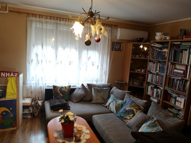 Eladó családi ház, Bakonyszentkirályon 59.5 M Ft, 4 szobás