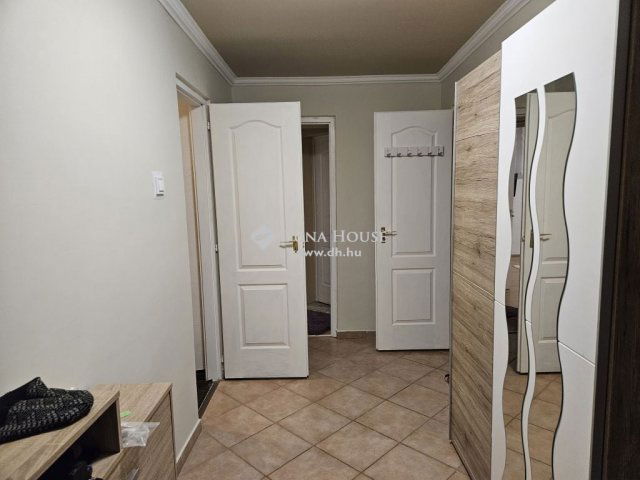 Eladó családi ház, Szentendrén 130 M Ft, 3 szobás