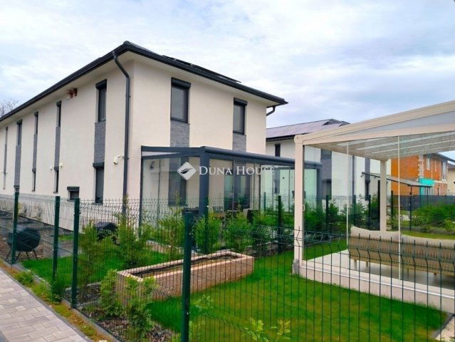 Eladó téglalakás, Budapesten, XVII. kerületben 139 M Ft