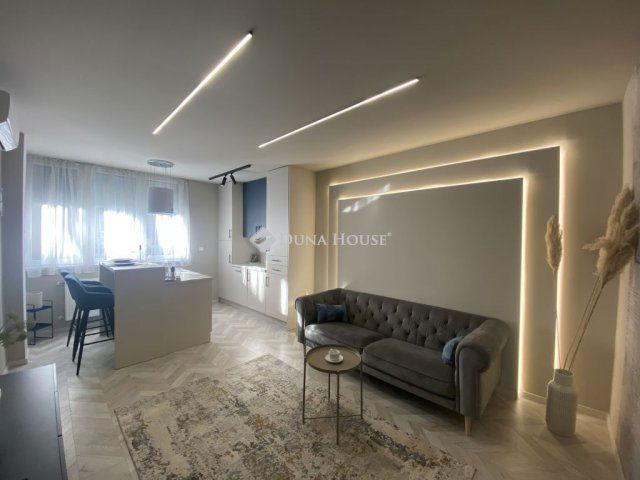 Kiadó panellakás, albérlet, Győrött, Bartók Béla úton