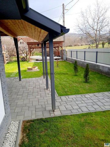 Eladó családi ház, Kőröshegyen 59 M Ft, 4 szobás
