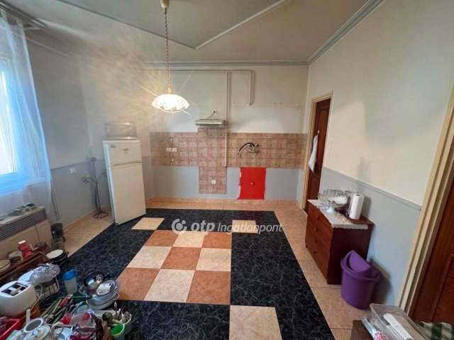 Eladó családi ház, Cegléden 68 M Ft, 3 szobás