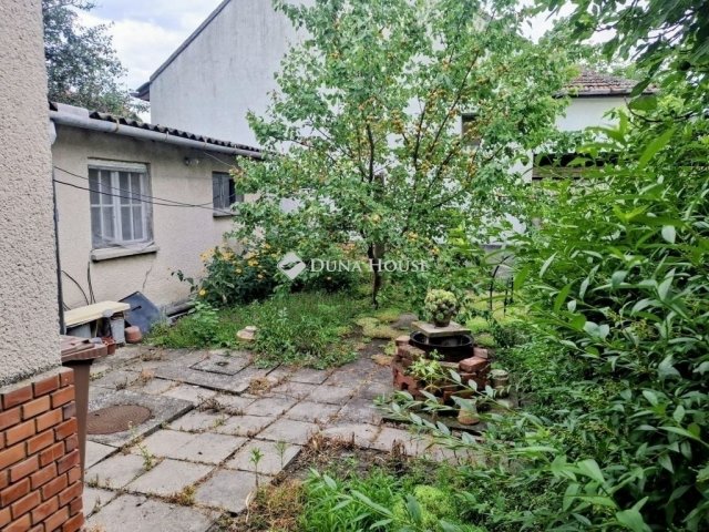 Eladó családi ház, Szegeden 58 M Ft, 2 szobás