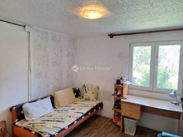 Eladó családi ház, Bicskén 29.5 M Ft, 3 szobás