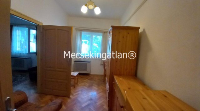 Kiadó téglalakás, albérlet, Pécsett, Szabadság utcában