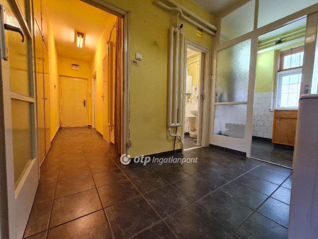 Eladó téglalakás, Debrecenben 74 M Ft, 2+1 szobás
