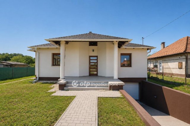Eladó családi ház, Szigetbecsén 109.9 M Ft, 5 szobás