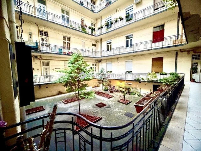 Eladó téglalakás, Budapesten, II. kerületben 75 M Ft, 1 szobás