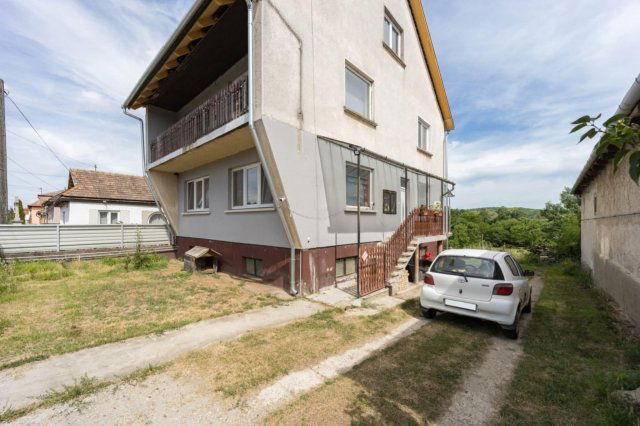 Eladó családi ház, Őrhalmon 37.99 M Ft, 5 szobás