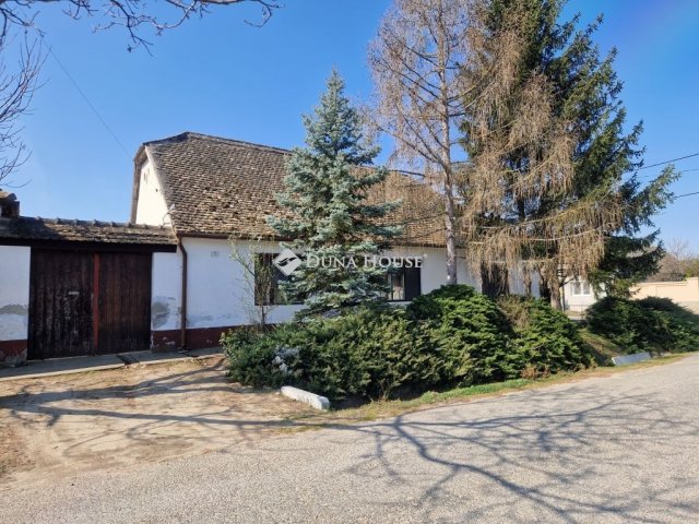 Eladó családi ház, Bátmonostoron 16.5 M Ft, 4 szobás