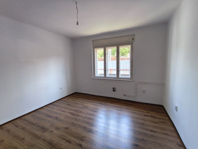 Eladó családi ház, Ecséden 24.5 M Ft, 4 szobás