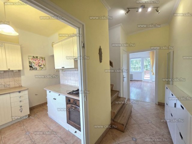 Eladó téglalakás, Szentendrén 124.9 M Ft, 4 szobás