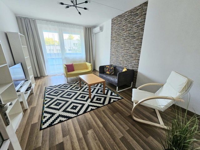 Kiadó panellakás, albérlet, Debrecenben 300 E Ft / hó, 3 szobás
