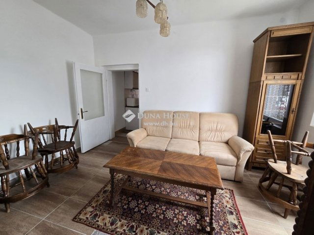 Eladó családi ház, Pécsett 18.5 M Ft, 2+2 szobás