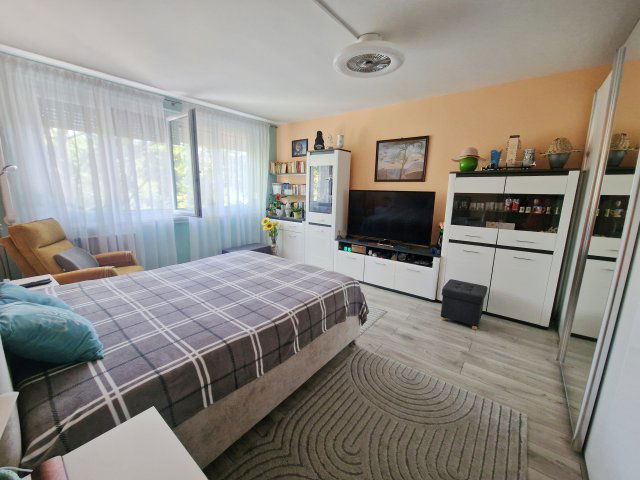 Eladó panellakás, Budapesten, XXI. kerületben 51 M Ft, 2 szobás