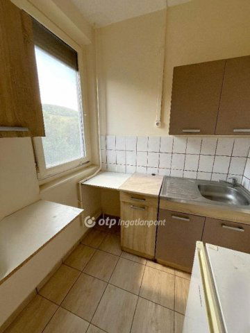 Eladó panellakás, Salgótarjánban 6.2 M Ft, 1 szobás