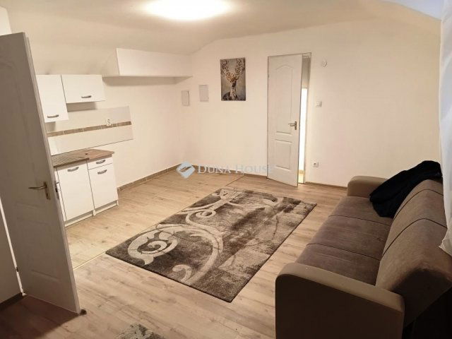 Eladó téglalakás, Budapesten, VIII. kerületben, Csobánc utcában