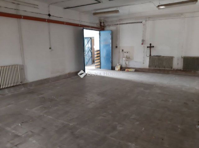 Kiadó ipari ingatlan, Jászberényben 170 E Ft / hó