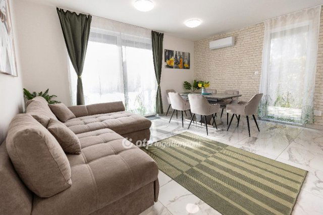 Eladó ikerház, Balatonvilágoson 120 M Ft, 3 szobás