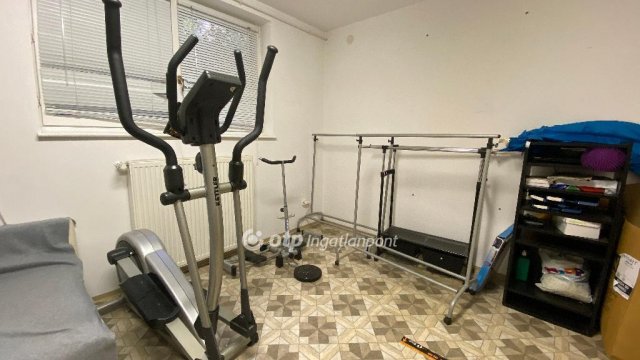 Eladó családi ház, Budakeszin 214 M Ft, 10 szobás