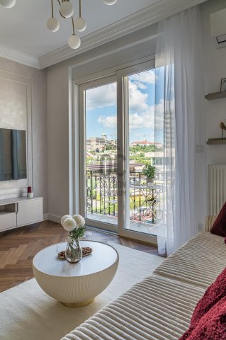 Eladó téglalakás, Budapesten, V. kerületben, Petőfi téren