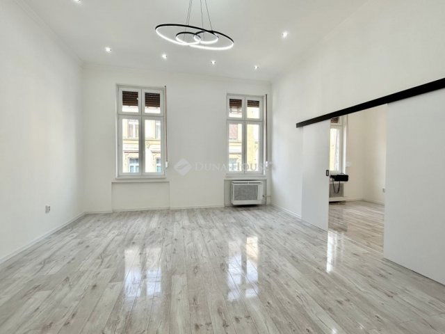 Eladó téglalakás, Budapesten, VII. kerületben 79.9 M Ft