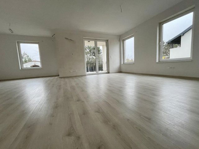 Eladó üzlethelyiség, Gödöllőn 89.99 M Ft, 2 szobás