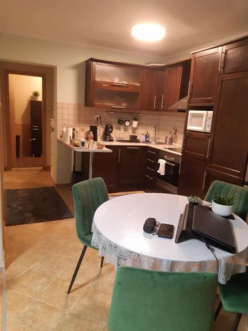 Eladó téglalakás, Székesfehérvárott 63.4 M Ft, 2+1 szobás