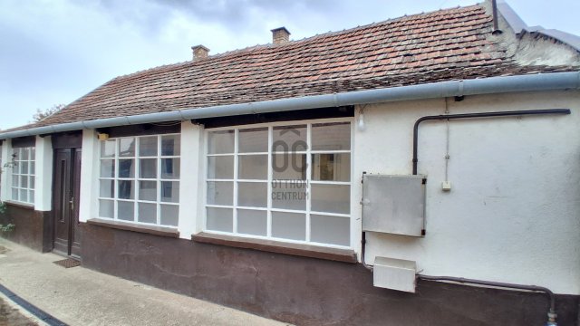 Eladó családi ház, Hajdúböszörményen 39.9 M Ft, 4 szobás