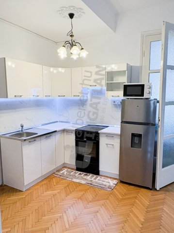 Kiadó téglalakás, albérlet, V. kerületben, Petőfi Sándor utcában