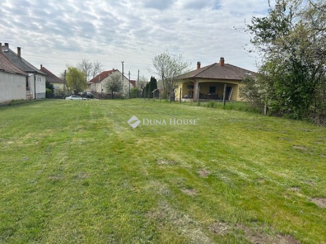 Eladó telek, Felcsúton 25 M Ft / költözzbe.hu