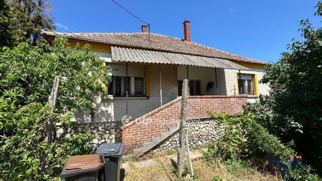 Eladó családi ház, Kemeneshőgyészen 16.9 M Ft, 2+1 szobás