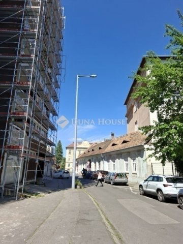 Eladó téglalakás, Budapesten, III. kerületben 79.9 M Ft