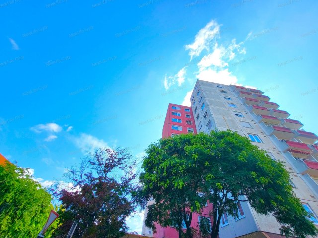 Eladó panellakás, Győrött 64 M Ft, 3 szobás