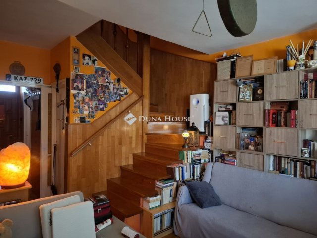 Eladó családi ház, Szentendrén 102.9 M Ft, 3 szobás