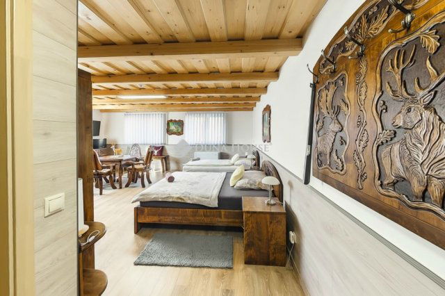 Eladó üzlethelyiség, Csehbányán 965.15 M Ft, 19 szobás