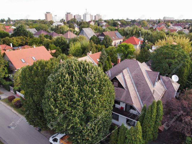 Eladó családi ház, Siófokon 160 M Ft, 18 szobás